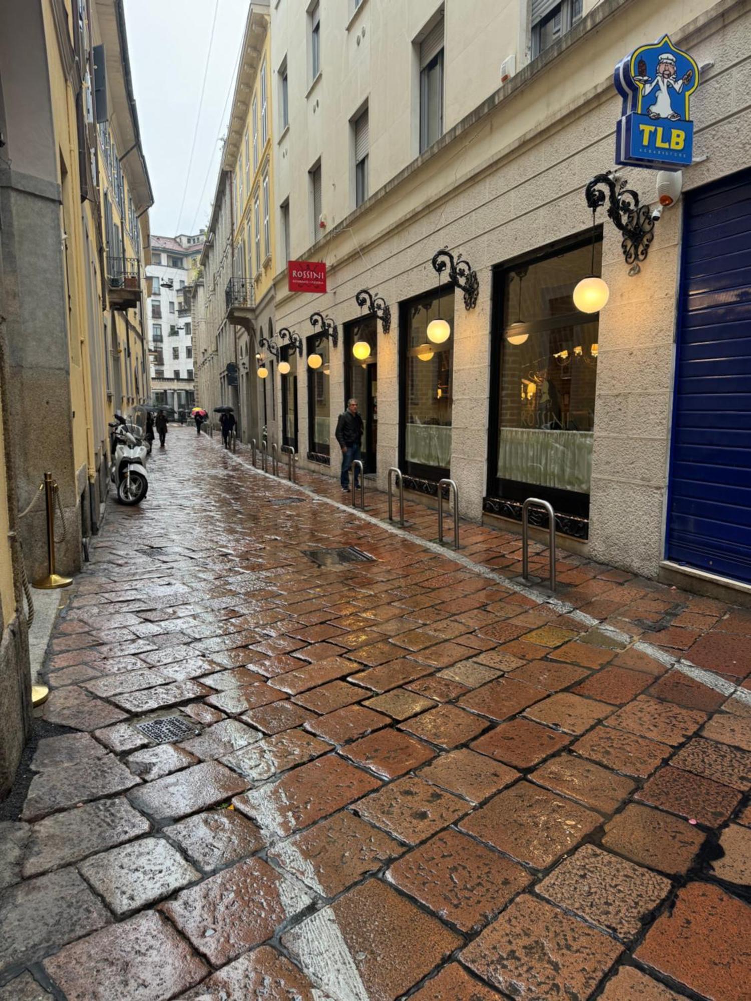 Free 30 Minutes Preemptive Cognitive Disconnect Therapy Price Location Real Duomo Palace Mini Suite Milano Ngoại thất bức ảnh